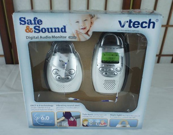 lot 16 image: VTech Safe&Sound Digital Audio Baby Monitor with Vibrating Sound Alert