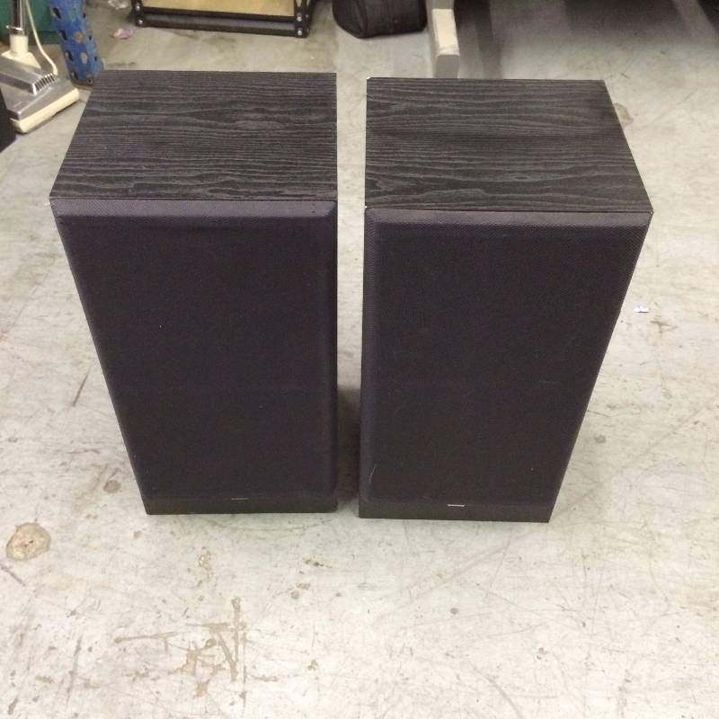 lot 23 image: JBL G-300 Speakers