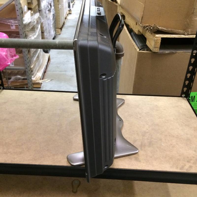 lot 28 image: Sharp LC-20B9U-S 20 LCD Television