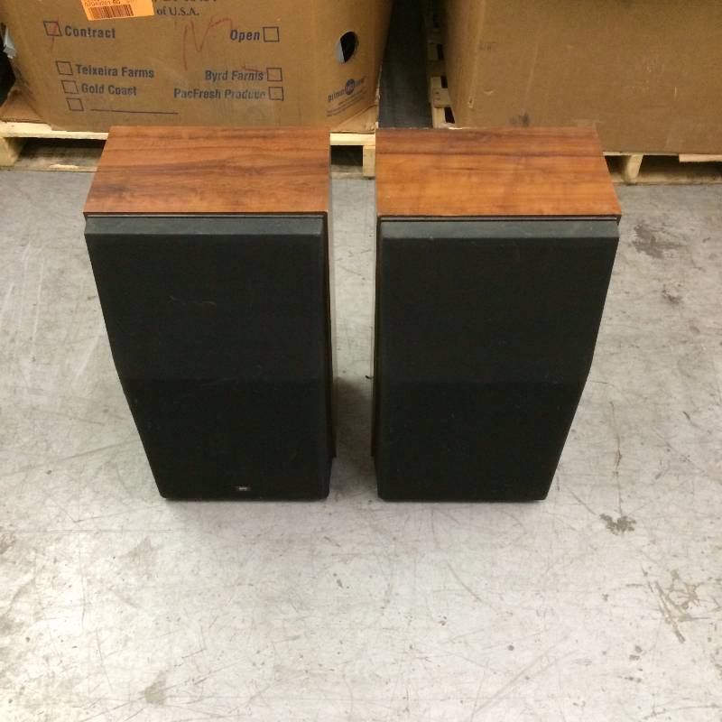 lot 31 image: Vintage MCS 683-8320 Speakers