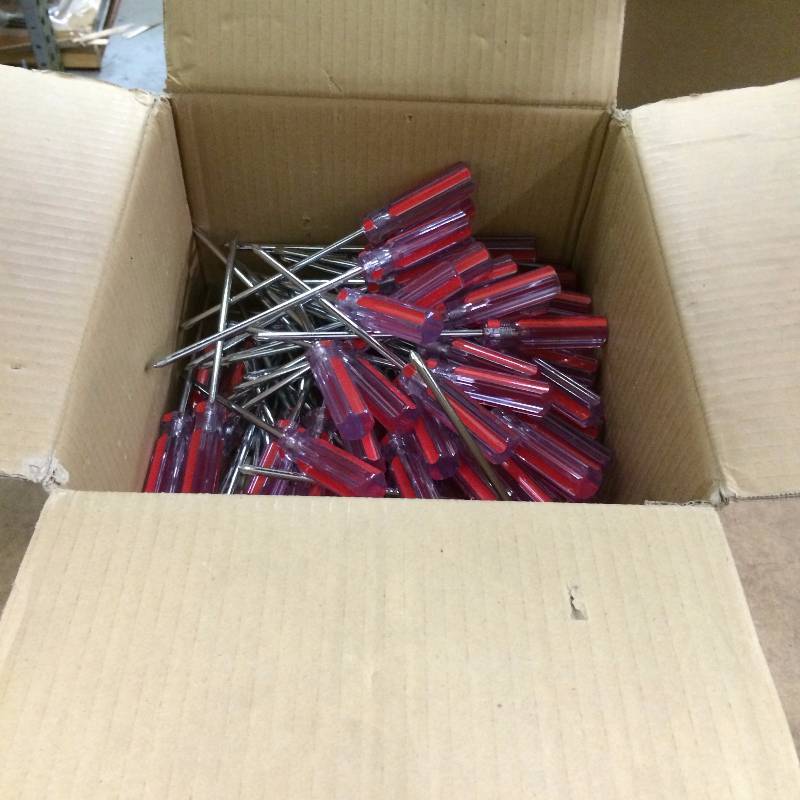 lot 34 image: Lot of 87 Unbranded Philips-Head Screwdrivers
