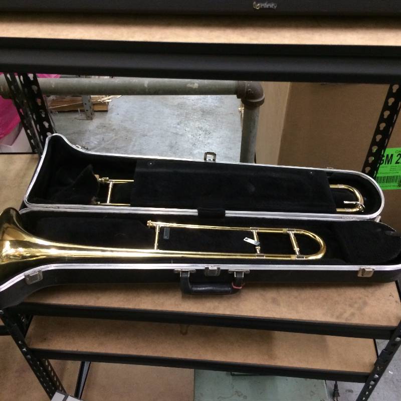 lot 37 image: Holton Collegiate TR602 Trombone