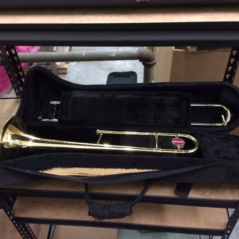 lot 38 image: Getzen 300 Series Trombone