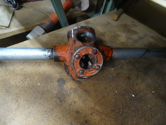 Tri Pipe Threader
