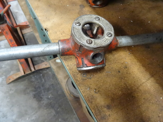 Tri Pipe Threader
