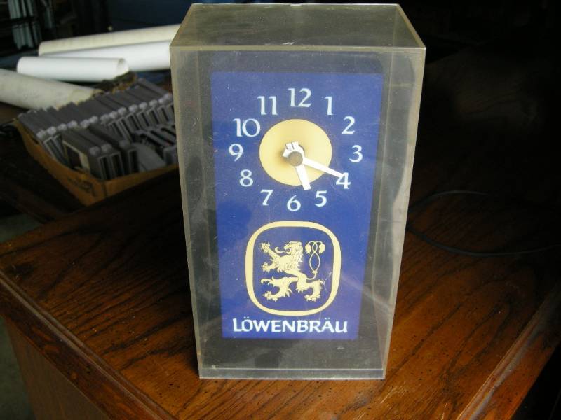 Lowenbrau clock