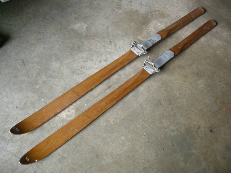 Antique Northland skis