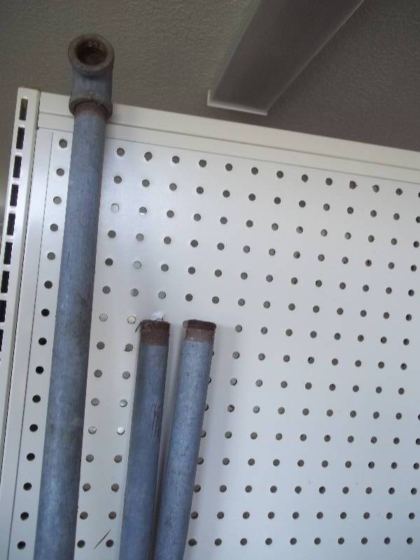 Metal Pipe Stand