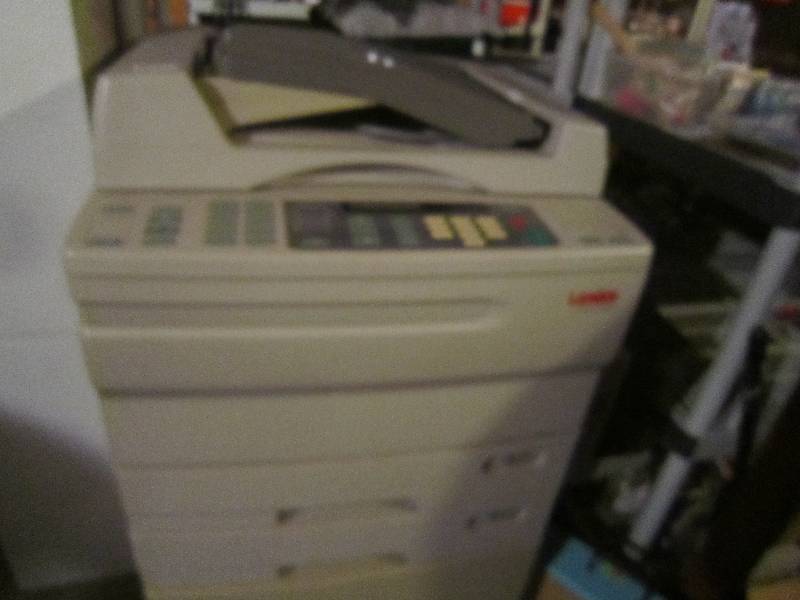 lot 251 image: Commercial Copy Machine Lanier 7228 (has toner but needs cleaning)