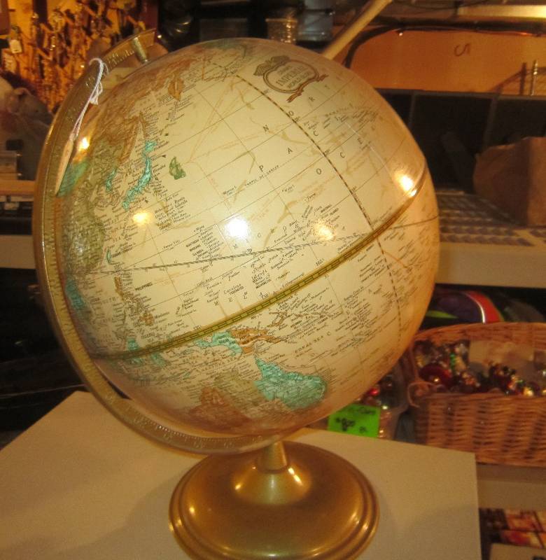 lot 253 image: Globe George F Carm