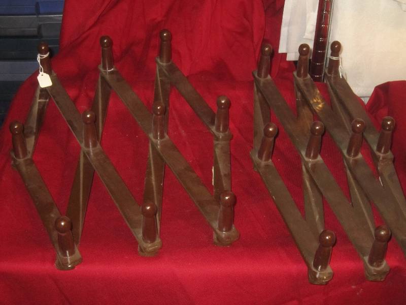 lot 274 image: 2 Mug or Jewelry Holders - Great for Necklaces