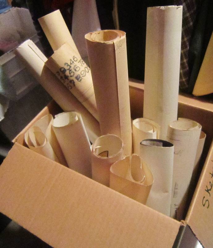 lot 268 image: Box of Sketches Color, Charcoal, Pencil, Etc