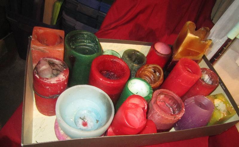 lot 281 image: Lot of Candle Wax