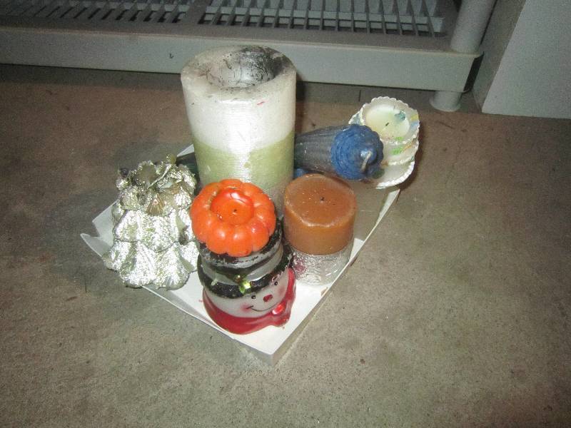 lot 285 image: Lot of Candle Wax