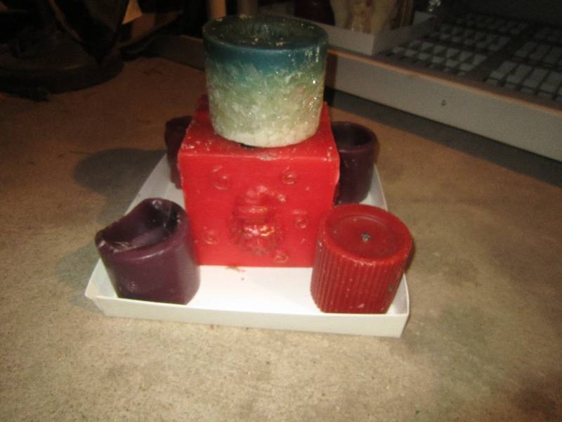 lot 287 image: Lot of Candle Wax