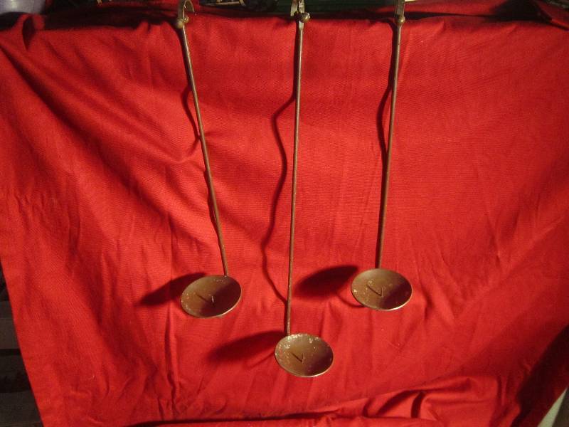 lot 365 image: Set of 3 Candle Holders