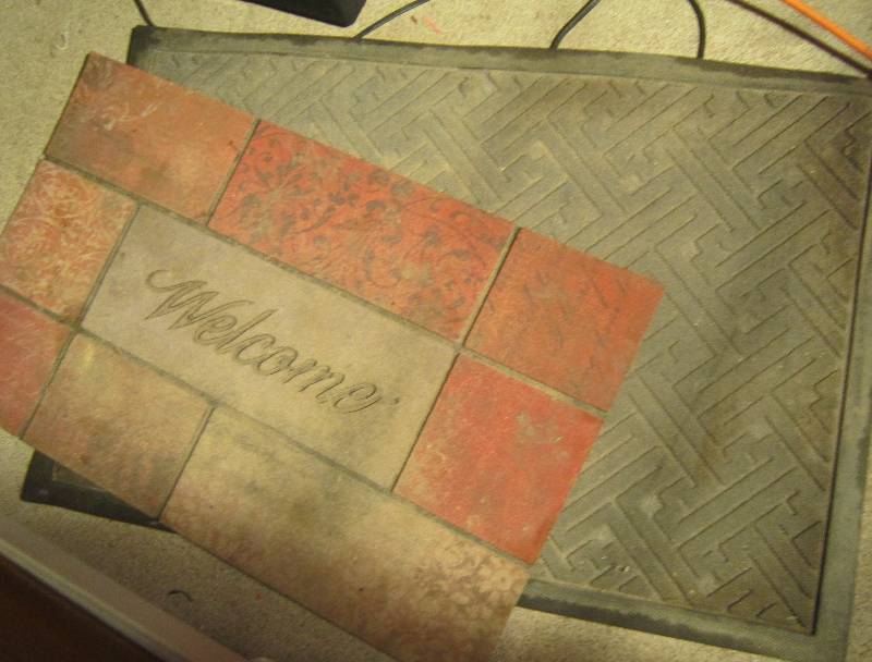 lot 400 image: 2 Floor Mats