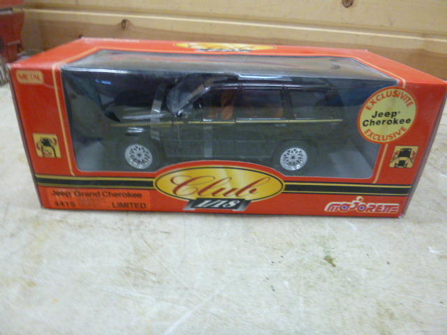 lot 12 image: Majorette Jeep Grand Cherokee