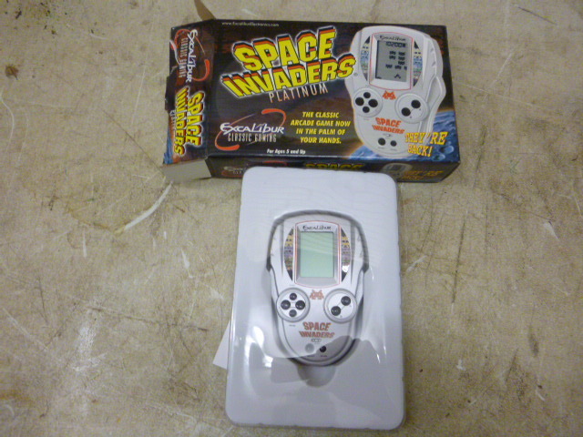 lot 15 image: Excalibur Classic Gaming Space Invaders Game