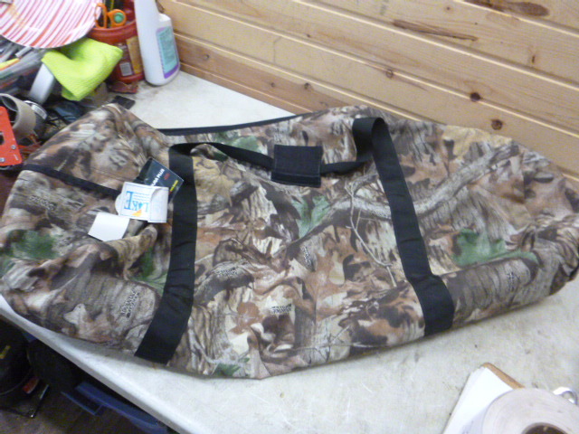 lot 35 image: Battle Lake Mossy Oak Bag