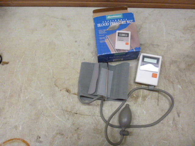 lot 43 image: SunMark Electronic Blood Pressure Kit