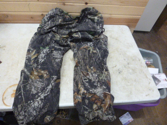 lot 51 image: Bear Creek Mossy Oak Pants