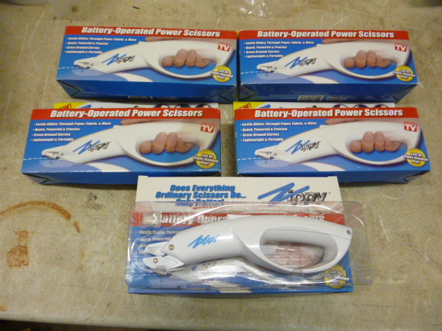 lot 82 image: 5 Zippy Battery Operated Power Scissors