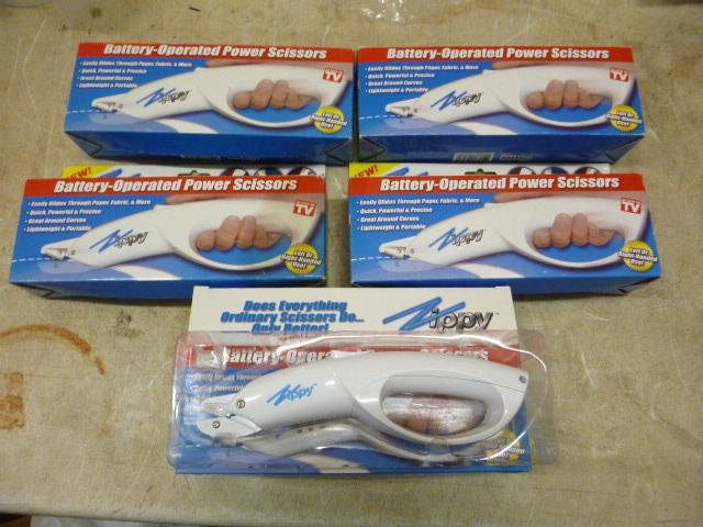 lot 84 image: 5 Zippy Battery Operated Power Scissors