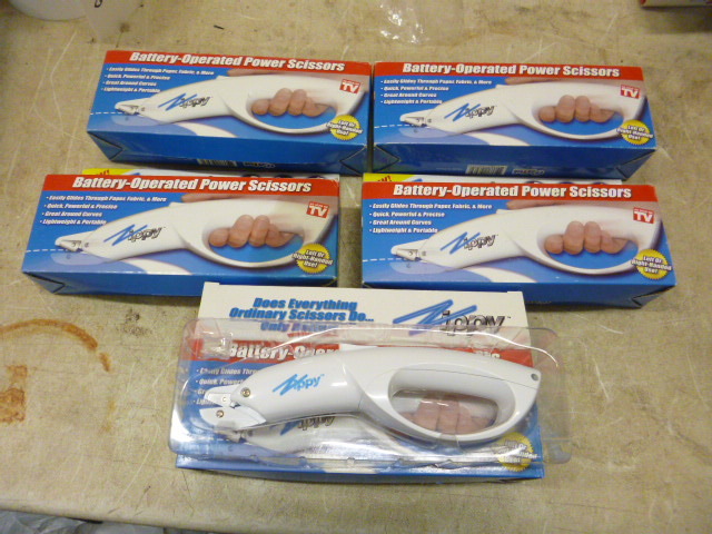 lot 86 image: 5 Zippy Battery Operated Power Scissors