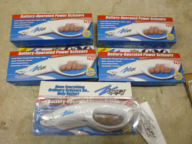 lot 115 image: 5 Zippy Battery Operated Power Scissors