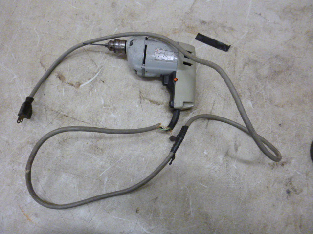 lot 127 image: Black & Decker 38 Drill.
