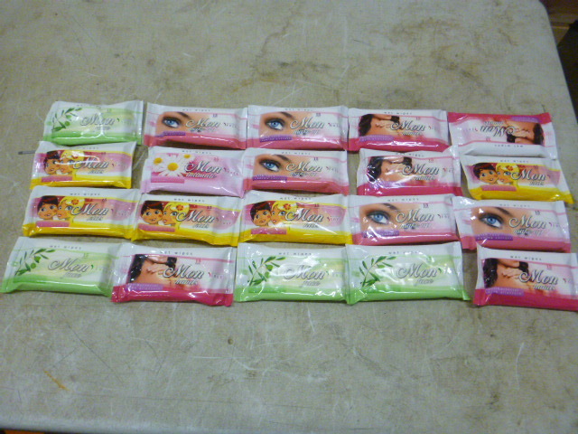 lot 139 image: 20 Packs of Mon Wet Wipes