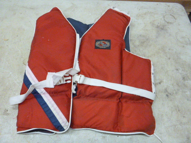 lot 154 image: Stearns Life Vest