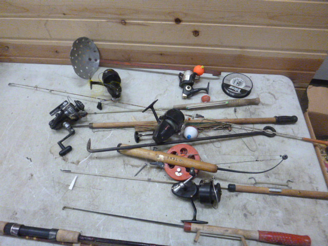 lot 177 image: Miscellaneous Fishing Items