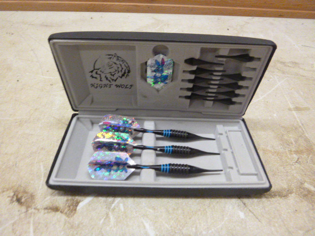 lot 186 image: Night Wolf Dart Set
