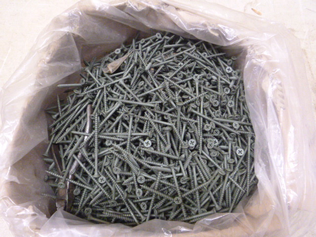 lot 191 image: Box of 3 Screws
