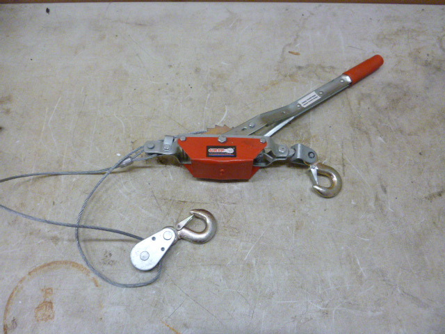 lot 195 image: Grip Come-Along