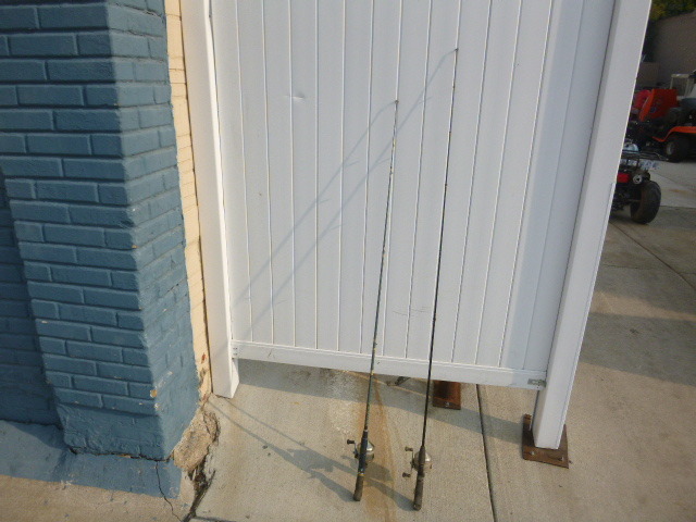 lot 199 image: 2 Rod and Reels