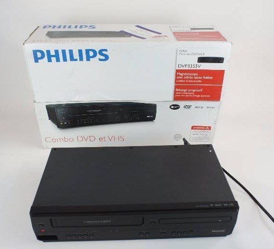 lot 8 image: Philips DVDVCR Combo