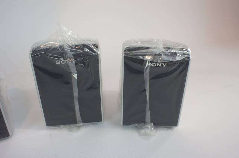 lot 10 image: Sony 5 Speaker Home Theater Surround Sound System Speakers