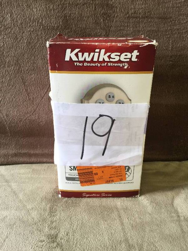lot 19 image: Kwikset Smartcode keyless entry