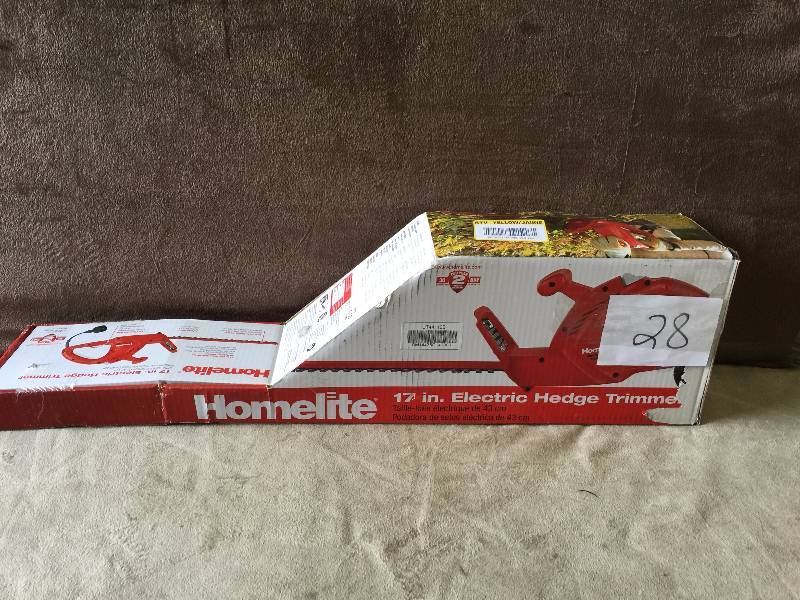 lot 28 image: Homelite 17 in Electric Hedge Trimmer