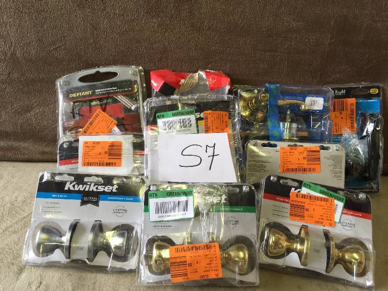 lot 57 image: Lot of Door Knobs
