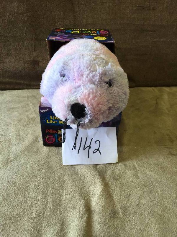 lot 142 image: Glow Pets