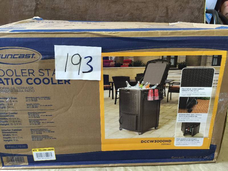 lot 193 image: Patio Cooler