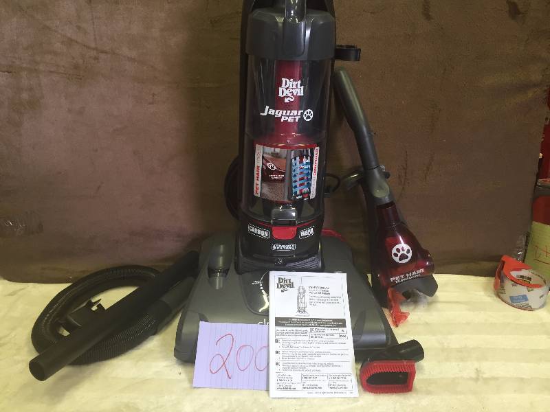 lot 200 image: Dirt Devil Jaguar Pet Vacuum