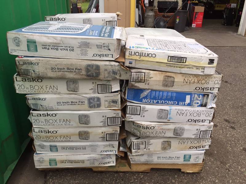 lot 241 image: Pallet of Fans Salvage