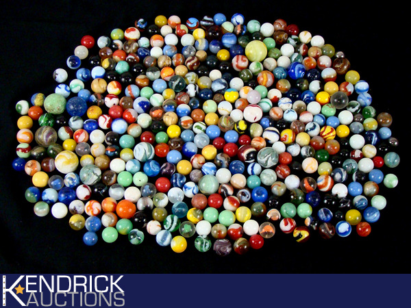 lot 4 image: 400 Antique Marbles