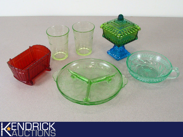 lot 15 image: Lot of Depression Glass Dishes