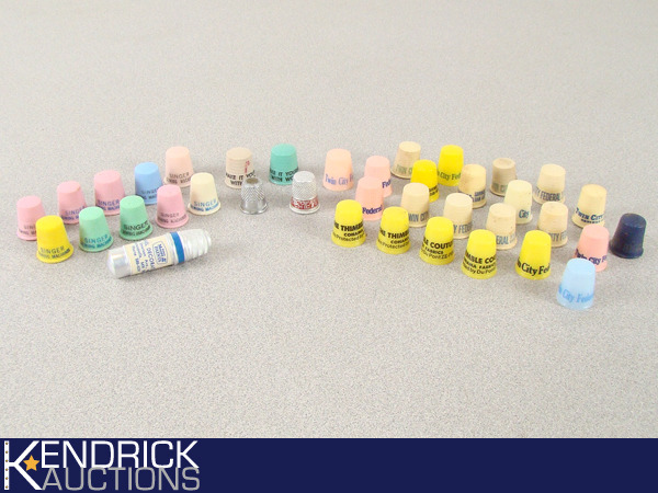 lot 37 image: Lot of 35 Vintage Collectible Thimbles